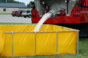 folding frame tanks for temporary water storage